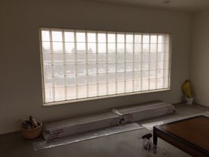 Jolanda Maurix | JOXAL interieur | Portfolio | Raamdecoratie | Vouwgordijn 420 cm lang