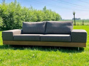 Op maat buitenmeubel | Bijzondere buitenbank | Lounge laten maken | Buitenbank laten maken | JOXAL interieur | voorheen Maurix interieur | Jolanda Maurix | Interieuradvies | Gordijnen | Shutters | Raamdecoratie | Wandbekleding | Verf | Behang | Stylist |