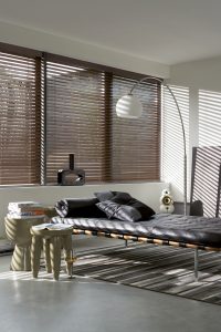 Luxaflex Basic | Houten jaloezieën | Luxaflex raamdecoratie | Luxaflex dealer | JOXAL interieur | voorheen Maurix interieur | Jolanda Maurix | Interieuradvies | Gordijnen | Shutters | Raamdecoratie | Wandbekleding | Verf | Behang | Stylist |