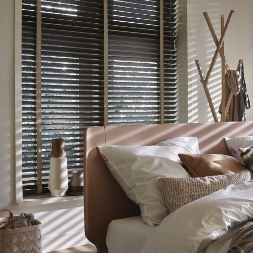 Luxaflex Basic | Houten jaloezieën | Luxaflex raamdecoratie | Luxaflex dealer | JOXAL interieur | voorheen Maurix interieur | Jolanda Maurix | Interieuradvies | Gordijnen | Shutters | Raamdecoratie | Wandbekleding | Verf | Behang | Stylist |