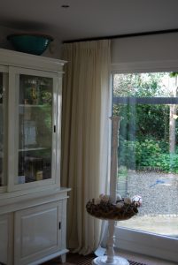 Designer fabrics | Bijzonder behang | Woonadvies | Stijltips | raamdecoratie op maat | Luxaflex | Horizontale jaloezieën | Joxal interieur | Schagen | Maurix interieur | Jolanda Maurix | stijlvol wonen | interieuradvies | Aluminium jaloezieën | Hor op maat | Gordijnen op maat | Stijlvol wonen | Ralph Lauren | Designers Guild | Villa Nova | romo fabrics