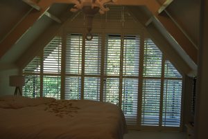 Designer fabrics | Bijzonder behang | Woonadvies | Stijltips | raamdecoratie op maat | Luxaflex | Horizontale jaloezieën | Joxal interieur | Schagen | Maurix interieur | Jolanda Maurix | stijlvol wonen | interieuradvies | Aluminium jaloezieën | Hor op maat | Gordijnen op maat | Stijlvol wonen | Ralph Lauren | Designers Guild | Villa Nova | romo fabrics