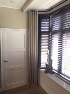 Designer fabrics | Bijzonder behang | Woonadvies | Stijltips | raamdecoratie op maat | Luxaflex | Horizontale jaloezieën | Joxal interieur | Schagen | Maurix interieur | Jolanda Maurix | stijlvol wonen | interieuradvies | Aluminium jaloezieën | Hor op maat | Gordijnen op maat | Stijlvol wonen | Ralph Lauren | Designers Guild | Villa Nova | romo fabrics