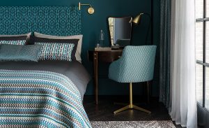 Designer fabrics | Bijzonder behang | Woonadvies | Stijltips | raamdecoratie op maat | Luxaflex | Horizontale jaloezieën | Joxal interieur | Schagen | Maurix interieur | Jolanda Maurix | stijlvol wonen | interieuradvies | Aluminium jaloezieën | Hor op maat | Gordijnen op maat | Stijlvol wonen | Ralph Lauren | Designers Guild | Villa Nova | romo fabrics