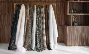 Bijzonder behang | Woonadvies | Stijltips | raamdecoratie op maat | Luxaflex | Horizontale jaloezieën | Joxal interieur | Schagen | Maurix interieur | Jolanda Maurix | stijlvol wonen | interieuradvies | Aluminium jaloezieën | Hor op maat | Gordijnen op maat | Stijlvol wonen