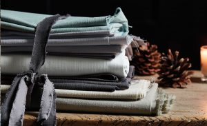Bijzonder behang | Woonadvies | Stijltips | raamdecoratie op maat | Luxaflex | Horizontale jaloezieën | Joxal interieur | Schagen | Maurix interieur | Jolanda Maurix | stijlvol wonen | interieuradvies | Aluminium jaloezieën | Hor op maat | Gordijnen op maat | Stijlvol wonen