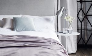 Designer fabrics | Bijzonder behang | Woonadvies | Stijltips | raamdecoratie op maat | Luxaflex | Horizontale jaloezieën | Joxal interieur | Schagen | Maurix interieur | Jolanda Maurix | stijlvol wonen | interieuradvies | Aluminium jaloezieën | Hor op maat | Gordijnen op maat | Stijlvol wonen | Ralph Lauren | Designers Guild | Villa Nova | romo fabrics
