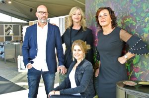 Woonadvies | Stijltips | raamdecoratie op maat | Luxaflex | Horizontale jaloezieën | Joxal interieur | Schagen | Maurix interieur | Jolanda Maurix | stijlvol wonen | interieuradvies | Aluminium jaloezieën | Hor op maat | Gordijnen op maat | Stijlvol wonen
