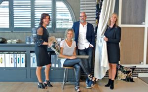 Woonadvies | Stijltips | raamdecoratie op maat | Luxaflex | Horizontale jaloezieën | Joxal interieur | Schagen | Maurix interieur | Jolanda Maurix | stijlvol wonen | interieuradvies | Aluminium jaloezieën | Hor op maat | Gordijnen op maat | Stijlvol wonen
